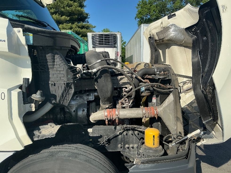 Day Cab Tractor-Heavy Duty Tractors-Freightliner-2019-T12664ST-Lexington-KY-309,760\n\t\tmiles-$ 50,750 - Image 15