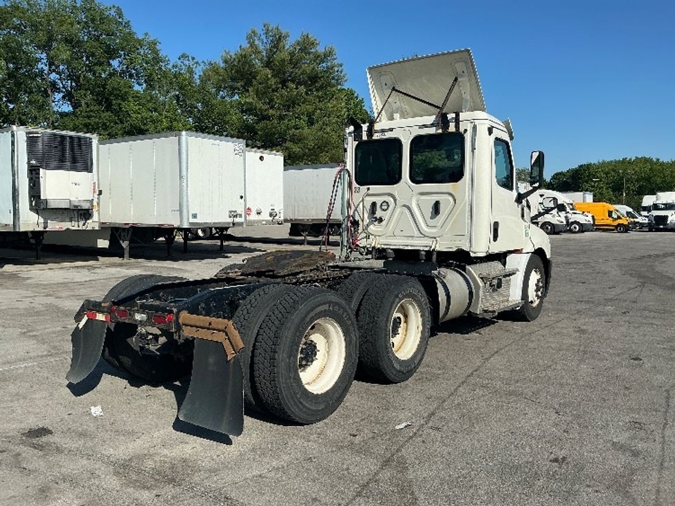 Day Cab Tractor-Heavy Duty Tractors-Freightliner-2019-T12664ST-Lexington-KY-309,760\n\t\tmiles-$ 50,750 - Image 7