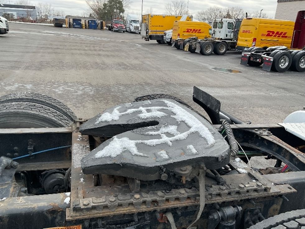 Day Cab Tractor-Heavy Duty Tractors-Freightliner-2019-T12664ST-Linden-NJ-211,053\n\t\tmiles-$ 53,750 - Image 16