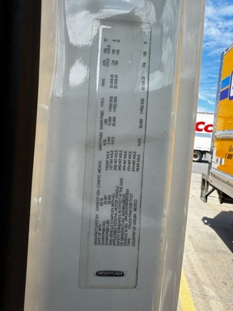 Day Cab Tractor-Heavy Duty Tractors-Freightliner-2019-T12664ST-Linden-NJ-211,053\n\t\tmiles-$ 53,750 - Image 17