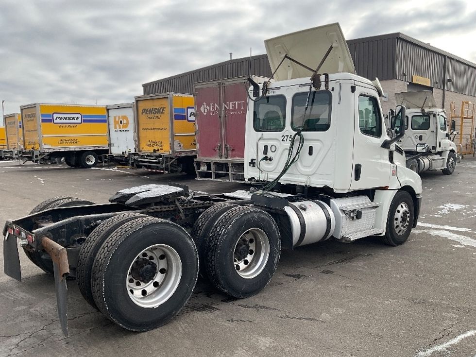 Day Cab Tractor-Heavy Duty Tractors-Freightliner-2019-T12664ST-Linden-NJ-211,053\n\t\tmiles-$ 53,750 - Image 6