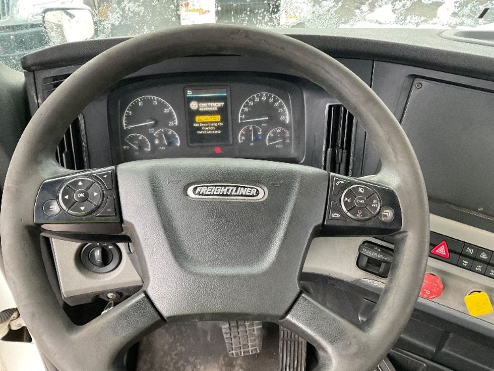 Day Cab Tractor-Heavy Duty Tractors-Freightliner-2019-T12664ST-Linden-NJ-211,053\n\t\tmiles-$ 53,750 - Image 8