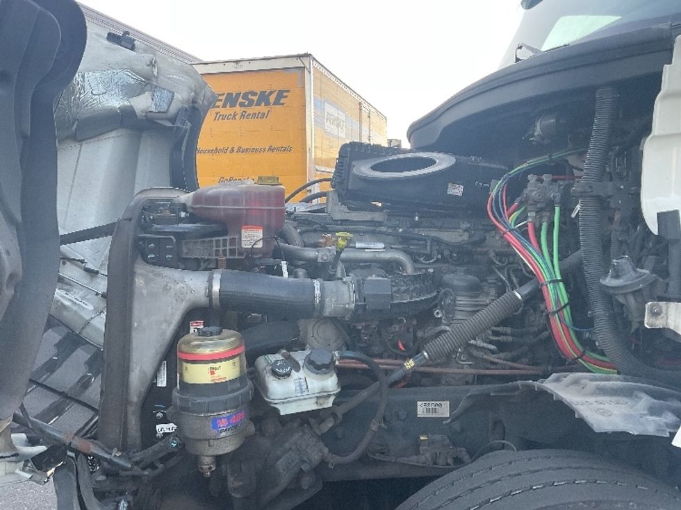 Day Cab Tractor-Heavy Duty Tractors-Freightliner-2019-T12664ST-Linden-NJ-247,102\n\t\tmiles-$ 63,250 - Image 16