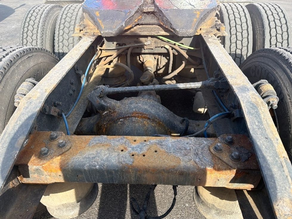 Day Cab Tractor-Heavy Duty Tractors-Freightliner-2019-T12664ST-Linden-NJ-302,178\n\t\tmiles-$ 42,500 - Image 6