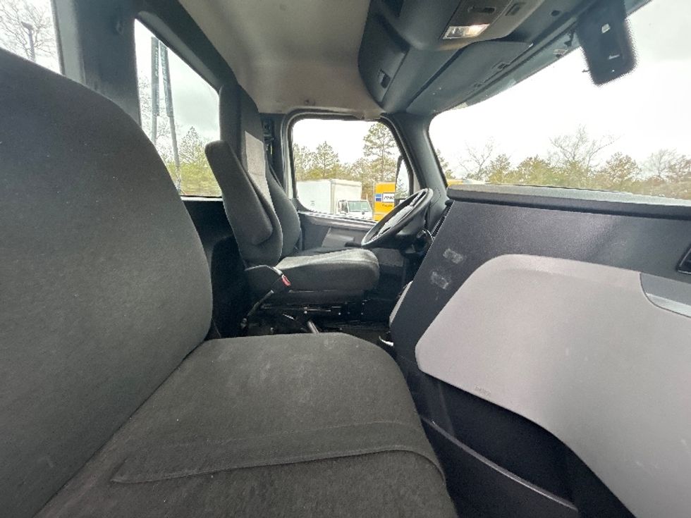 Day Cab Tractor-Heavy Duty Tractors-Freightliner-2019-T12664ST-Linden-NJ-352,045\n\t\tmiles-$ 5,001 - Image 14