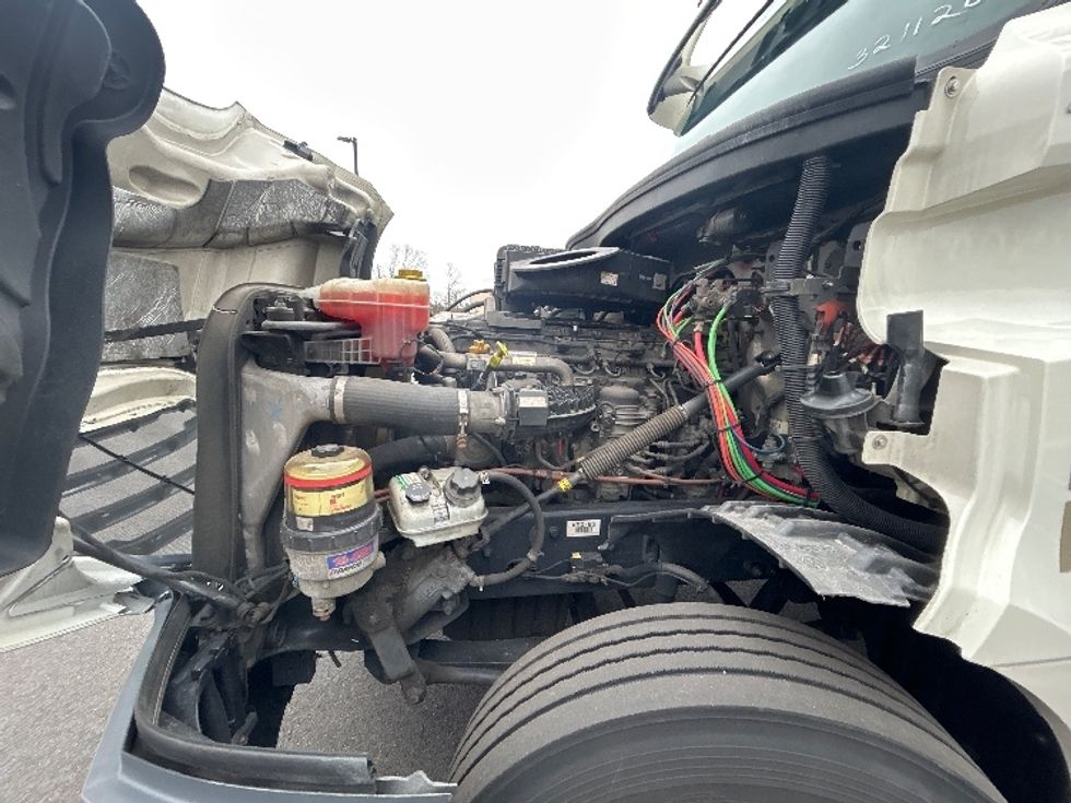 Day Cab Tractor-Heavy Duty Tractors-Freightliner-2019-T12664ST-Linden-NJ-352,045\n\t\tmiles-$ 5,001 - Image 16