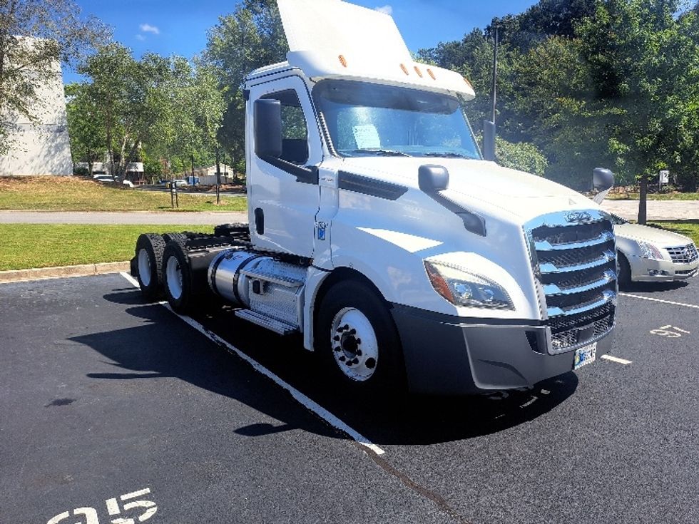 Day Cab Tractor-Heavy Duty Tractors-Freightliner-2019-T12664ST-Lithia Springs-GA-364,682\n\t\tmiles-$ 50,000 - Image 1