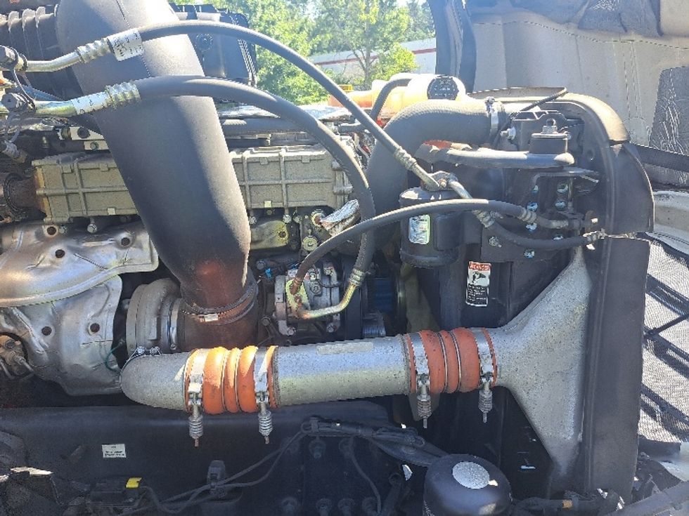 Day Cab Tractor-Heavy Duty Tractors-Freightliner-2019-T12664ST-Lithia Springs-GA-364,682\n\t\tmiles-$ 50,000 - Image 15