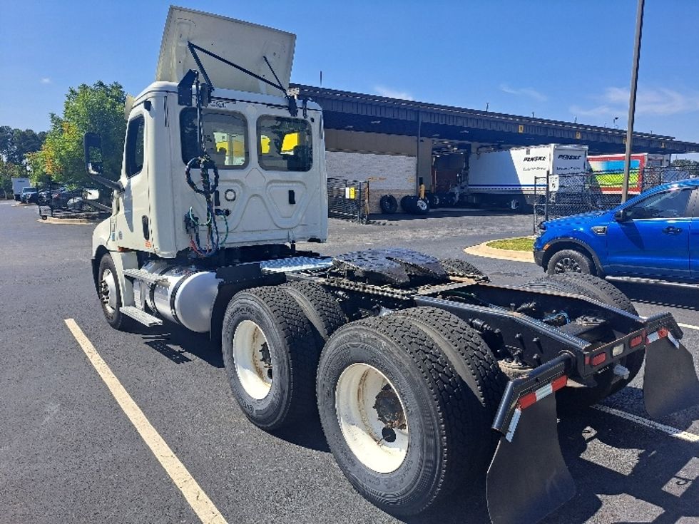 Day Cab Tractor-Heavy Duty Tractors-Freightliner-2019-T12664ST-Lithia Springs-GA-364,682\n\t\tmiles-$ 50,000 - Image 5