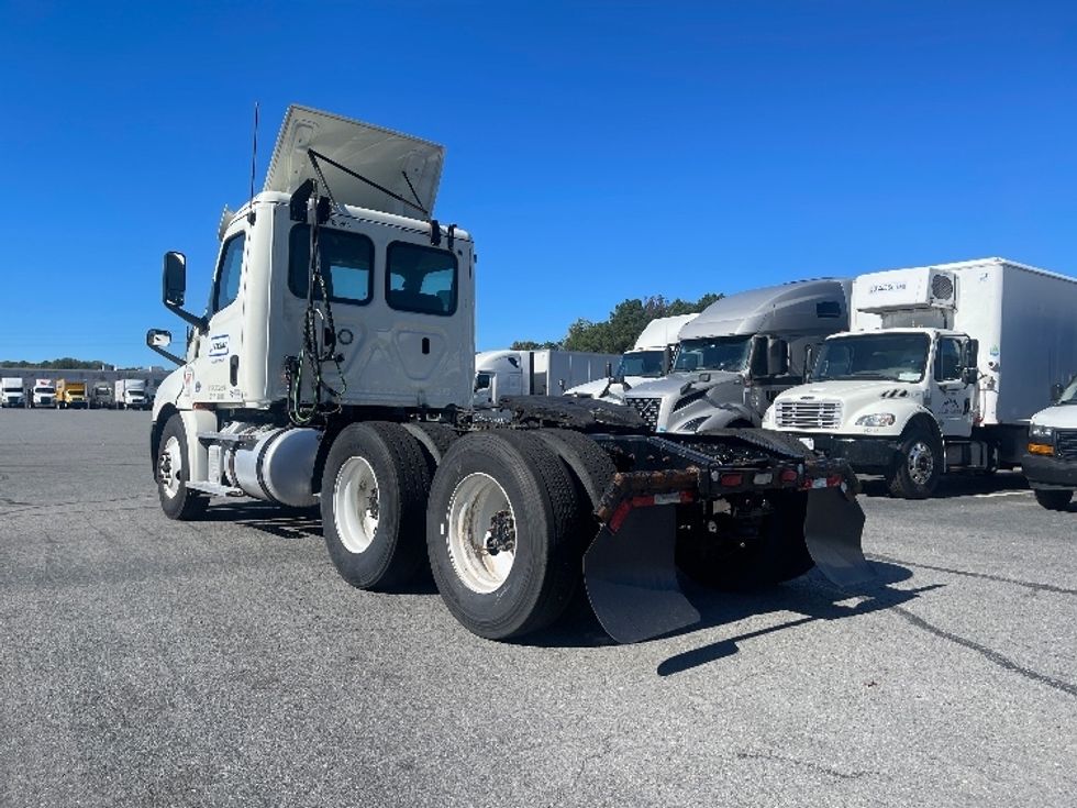Day Cab Tractor-Heavy Duty Tractors-Freightliner-2019-T12664ST-Little Rock-AR-302,570\n\t\tmiles-$ 65,000 - Image 5