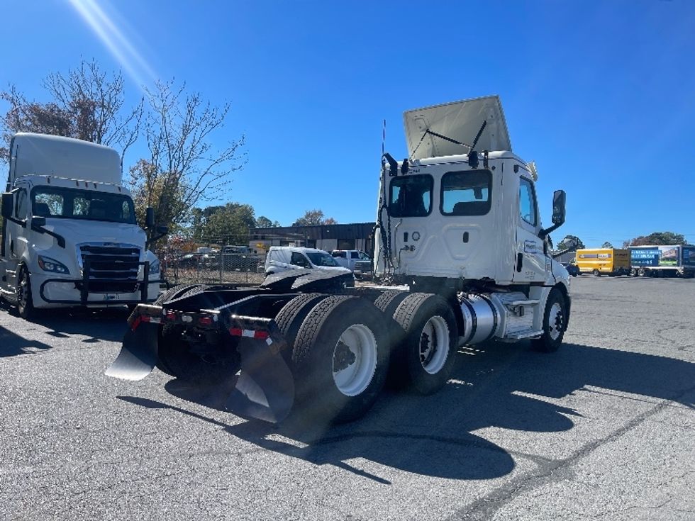 Day Cab Tractor-Heavy Duty Tractors-Freightliner-2019-T12664ST-Little Rock-AR-302,570\n\t\tmiles-$ 65,000 - Image 7