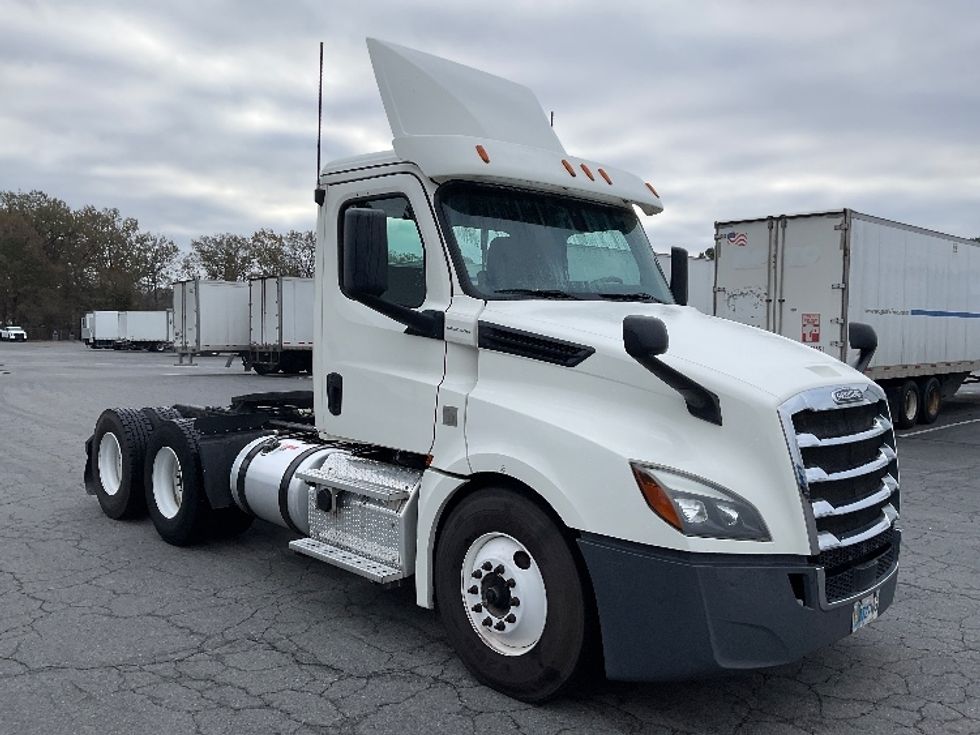 Day Cab Tractor-Heavy Duty Tractors-Freightliner-2019-T12664ST-Little Rock-AR-423,708\n\t\tmiles-$ 45,000 - Image 1