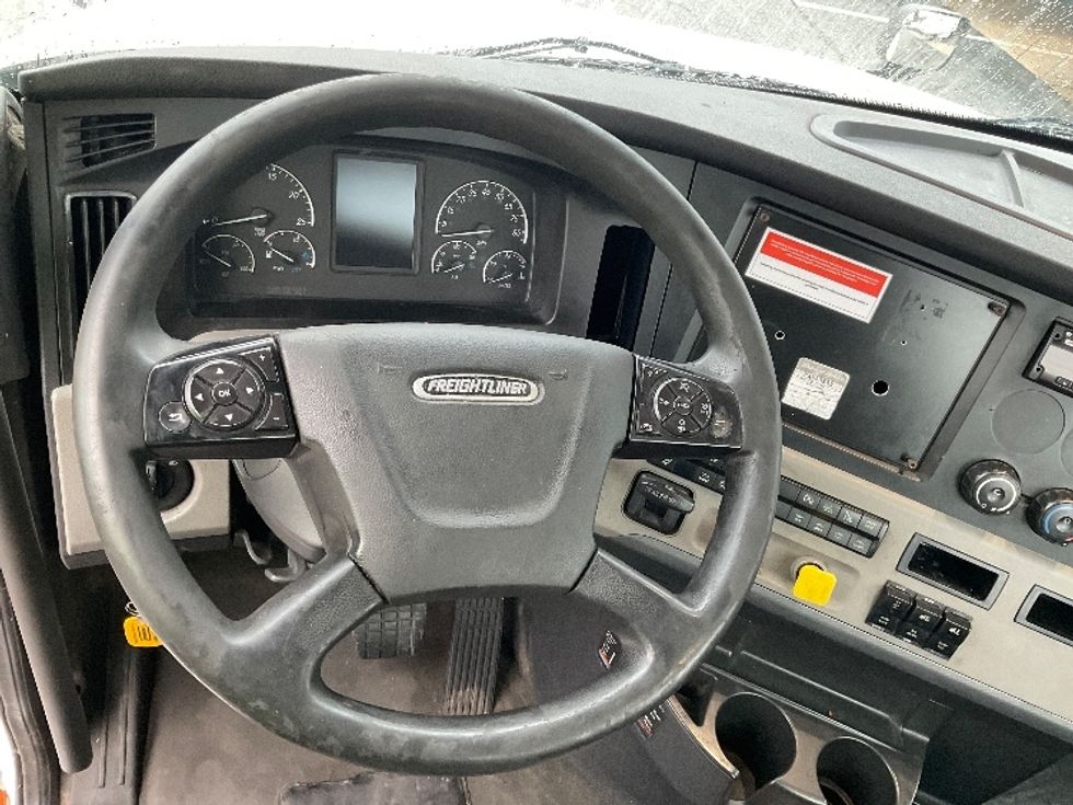 Day Cab Tractor-Heavy Duty Tractors-Freightliner-2019-T12664ST-Little Rock-AR-423,708\n\t\tmiles-$ 45,000 - Image 11