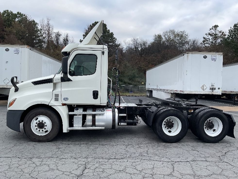 Day Cab Tractor-Heavy Duty Tractors-Freightliner-2019-T12664ST-Little Rock-AR-423,708\n\t\tmiles-$ 45,000 - Image 4