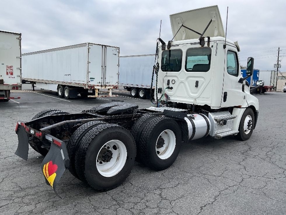 Day Cab Tractor-Heavy Duty Tractors-Freightliner-2019-T12664ST-Little Rock-AR-423,708\n\t\tmiles-$ 45,000 - Image 7