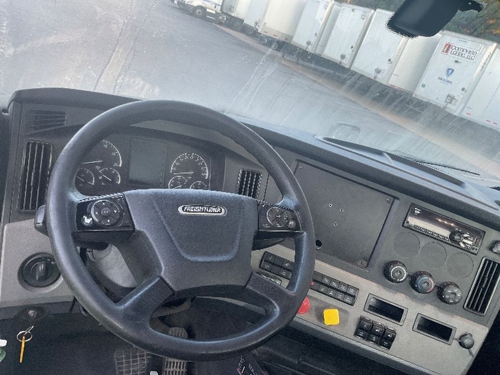 Day Cab Tractor-Heavy Duty Tractors-Freightliner-2019-T12664ST-Little Rock-AR-533,250\n\t\tmiles-$ 37,250 - Image 11
