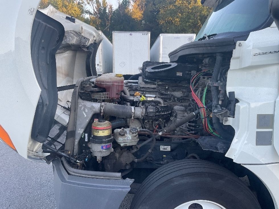 Day Cab Tractor-Heavy Duty Tractors-Freightliner-2019-T12664ST-Little Rock-AR-533,250\n\t\tmiles-$ 37,250 - Image 16