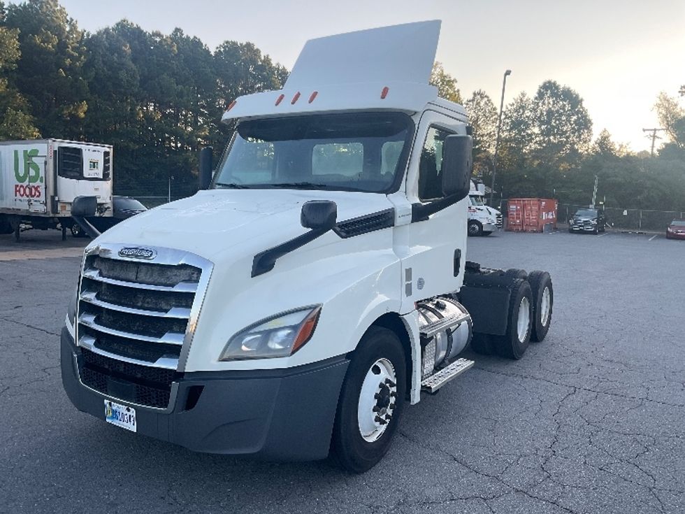 Day Cab Tractor-Heavy Duty Tractors-Freightliner-2019-T12664ST-Little Rock-AR-533,250\n\t\tmiles-$ 37,250 - Image 3