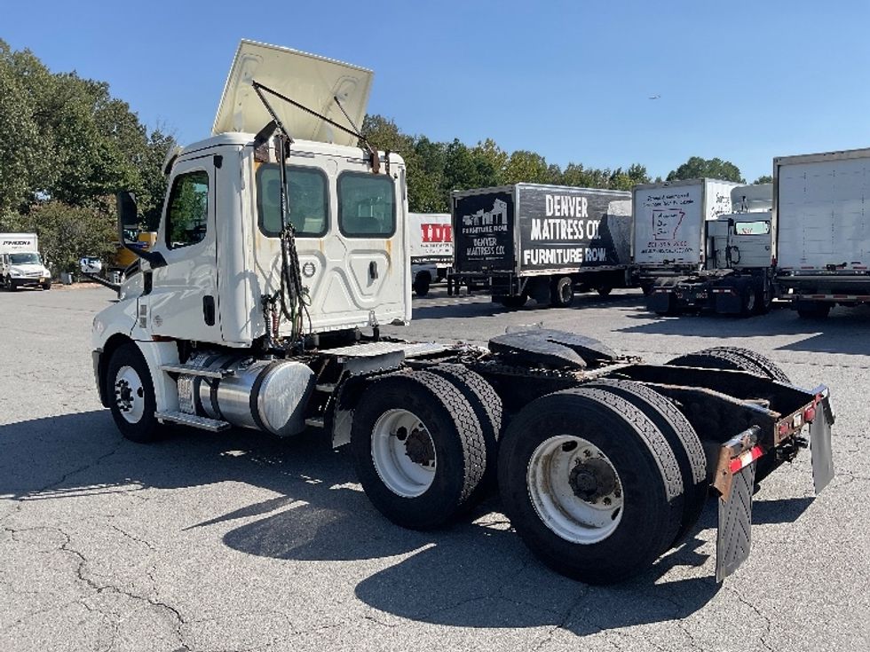 Day Cab Tractor-Heavy Duty Tractors-Freightliner-2019-T12664ST-Little Rock-AR-533,250\n\t\tmiles-$ 37,250 - Image 5