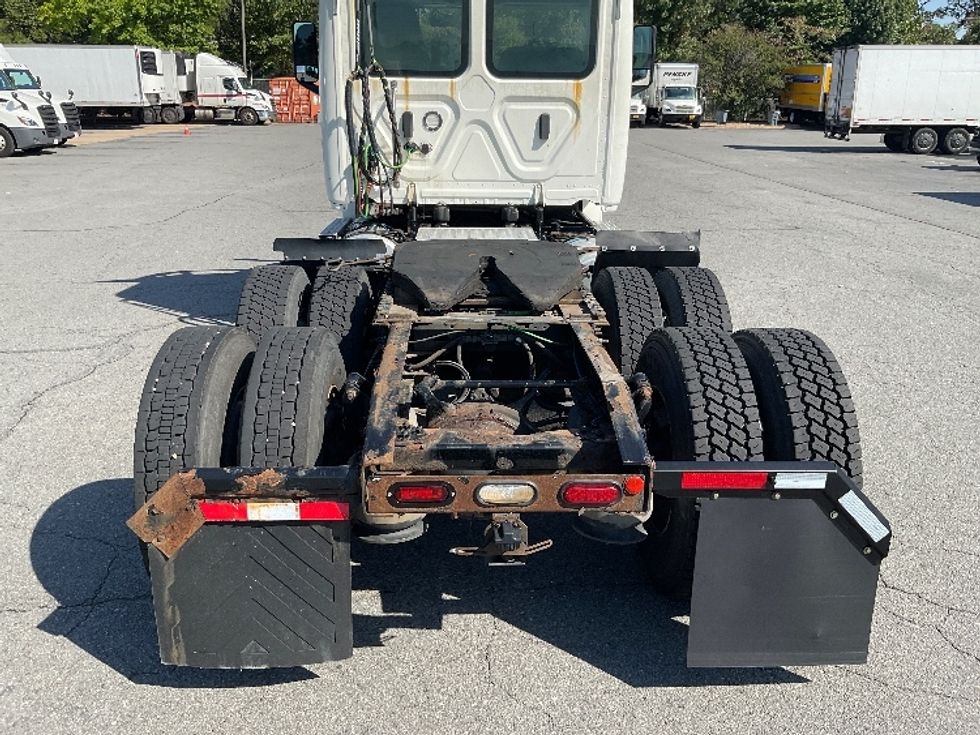 Day Cab Tractor-Heavy Duty Tractors-Freightliner-2019-T12664ST-Little Rock-AR-533,250\n\t\tmiles-$ 37,250 - Image 6