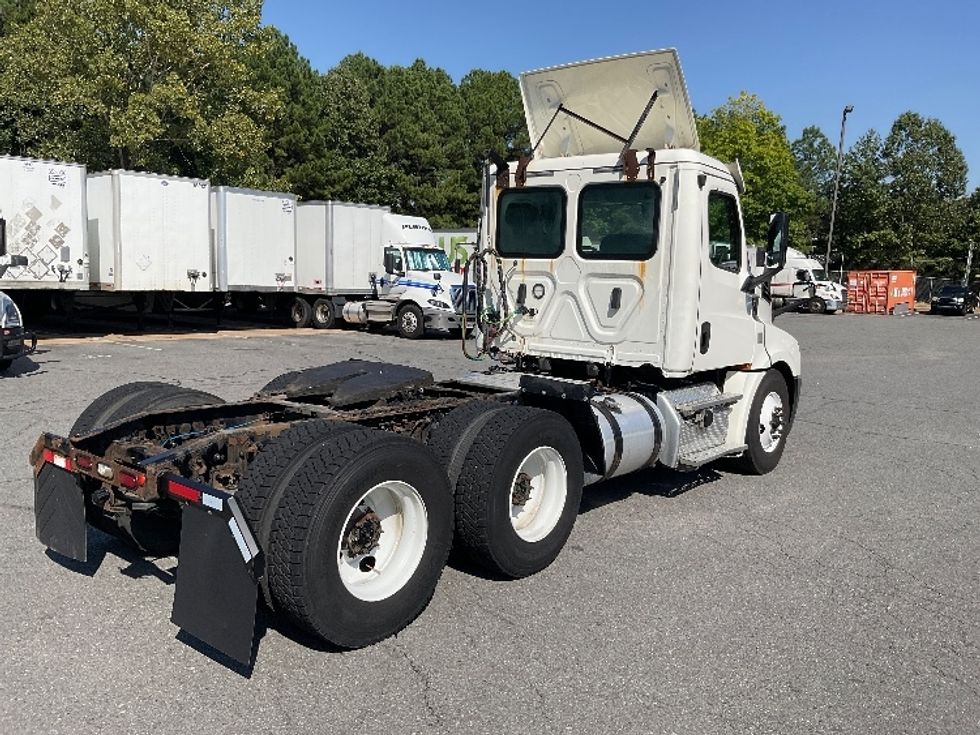 Day Cab Tractor-Heavy Duty Tractors-Freightliner-2019-T12664ST-Little Rock-AR-533,250\n\t\tmiles-$ 37,250 - Image 7