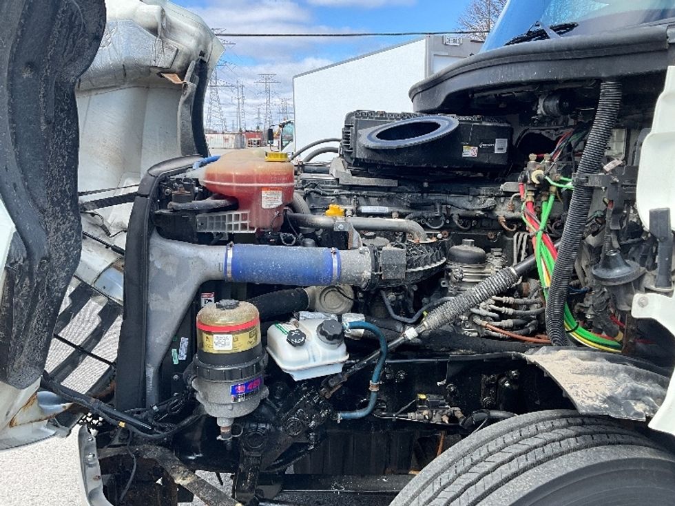 Day Cab Tractor-Heavy Duty Tractors-Freightliner-2019-T12664ST-London-ON-486,026\n\t\tkm-$ 55,500 - Image 16