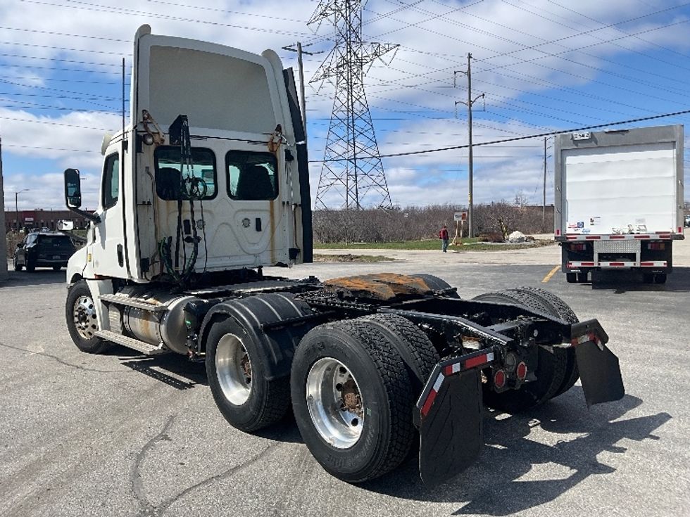 Day Cab Tractor-Heavy Duty Tractors-Freightliner-2019-T12664ST-London-ON-486,026\n\t\tkm-$ 55,500 - Image 5