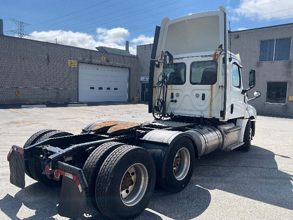 Day Cab Tractor-Heavy Duty Tractors-Freightliner-2019-T12664ST-London-ON-486,026\n\t\tkm-$ 55,500 - Image 7