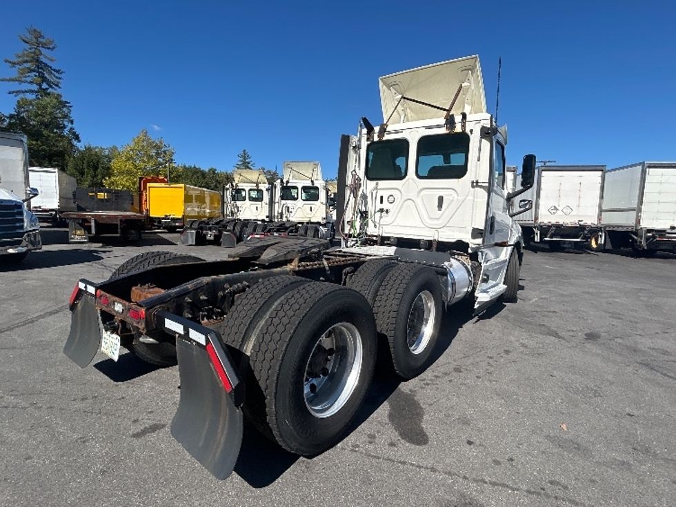 Day Cab Tractor-Heavy Duty Tractors-Freightliner-2019-T12664ST-Londonderry-NH-210,000\n\t\tmiles-$ 50,000 - Image 7