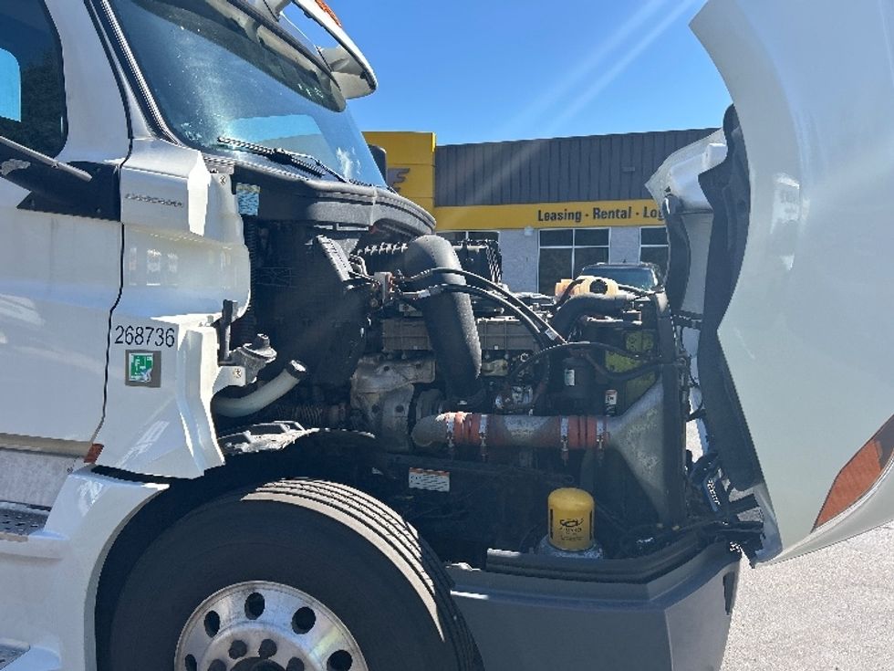 Day Cab Tractor-Heavy Duty Tractors-Freightliner-2019-T12664ST-Londonderry-NH-212,610\n\t\tmiles-$ 48,000 - Image 15