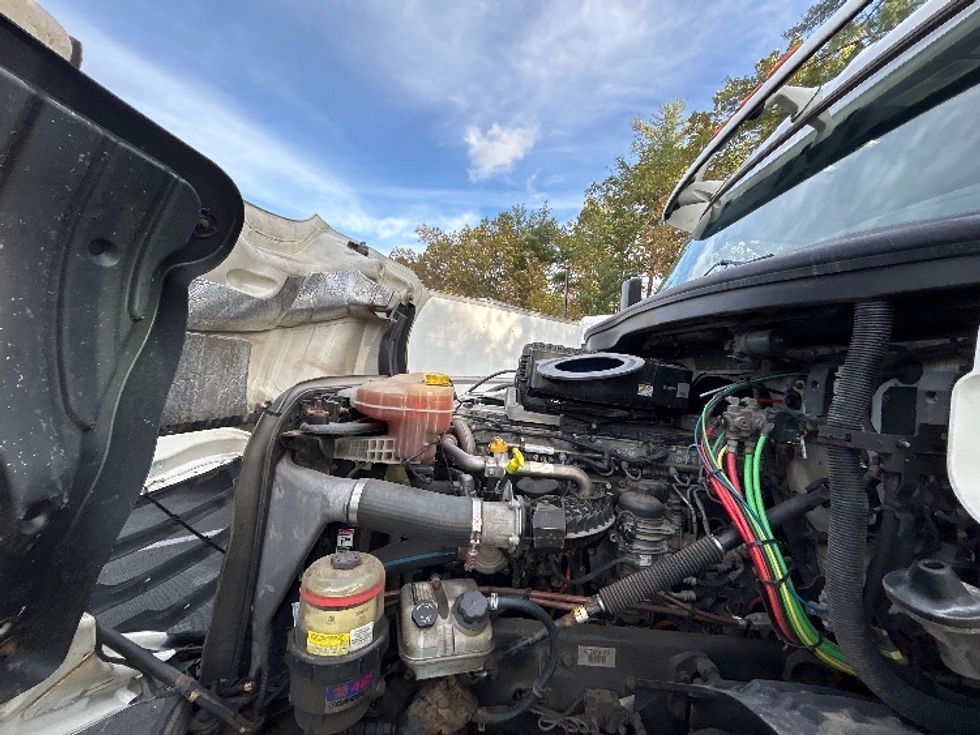 Day Cab Tractor-Heavy Duty Tractors-Freightliner-2019-T12664ST-Londonderry-NH-237,872\n\t\tmiles-$ 35,250 - Image 16