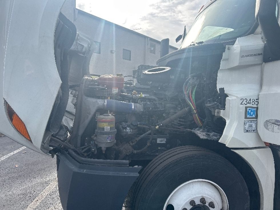 Day Cab Tractor-Heavy Duty Tractors-Freightliner-2019-T12664ST-Louisville-KY-324,810\n\t\tmiles-$ 41,250 - Image 16