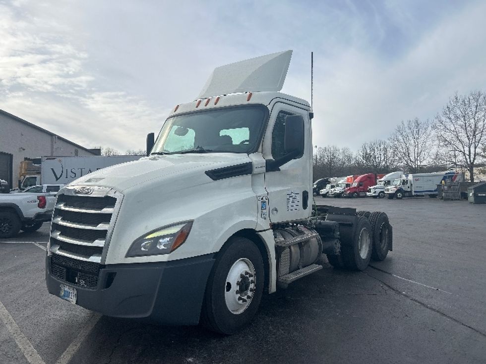 Day Cab Tractor-Heavy Duty Tractors-Freightliner-2019-T12664ST-Louisville-KY-324,810\n\t\tmiles-$ 41,250 - Image 3