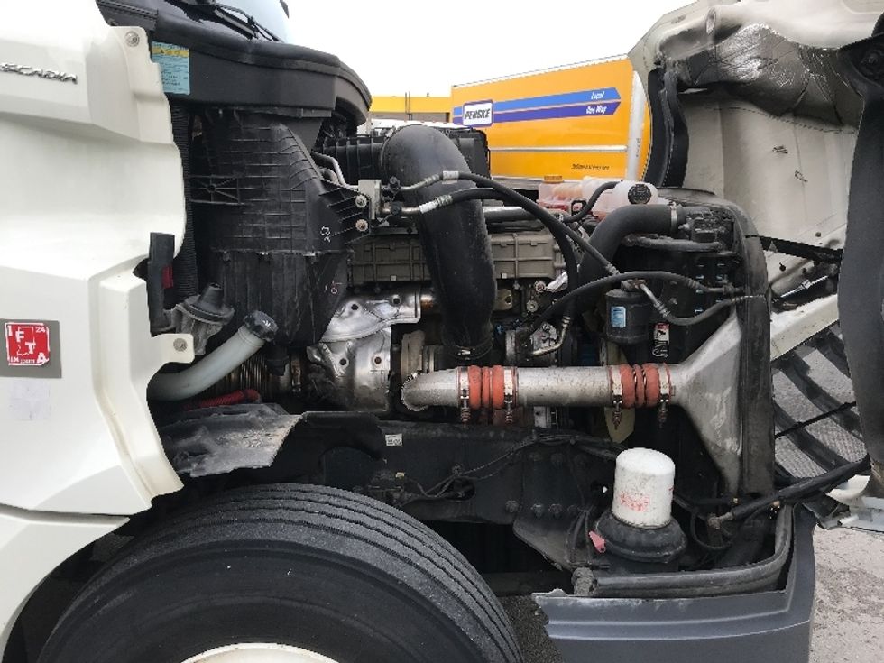 Day Cab Tractor-Heavy Duty Tractors-Freightliner-2019-T12664ST-Louisville-KY-591,736\n\t\tmiles-$ 36,000 - Image 15