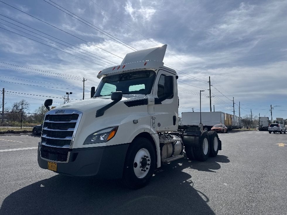 Day Cab Tractor-Heavy Duty Tractors-Freightliner-2019-T12664ST-Lowell-AR-181,505\n\t\tmiles-$ 62,500 - Image 3