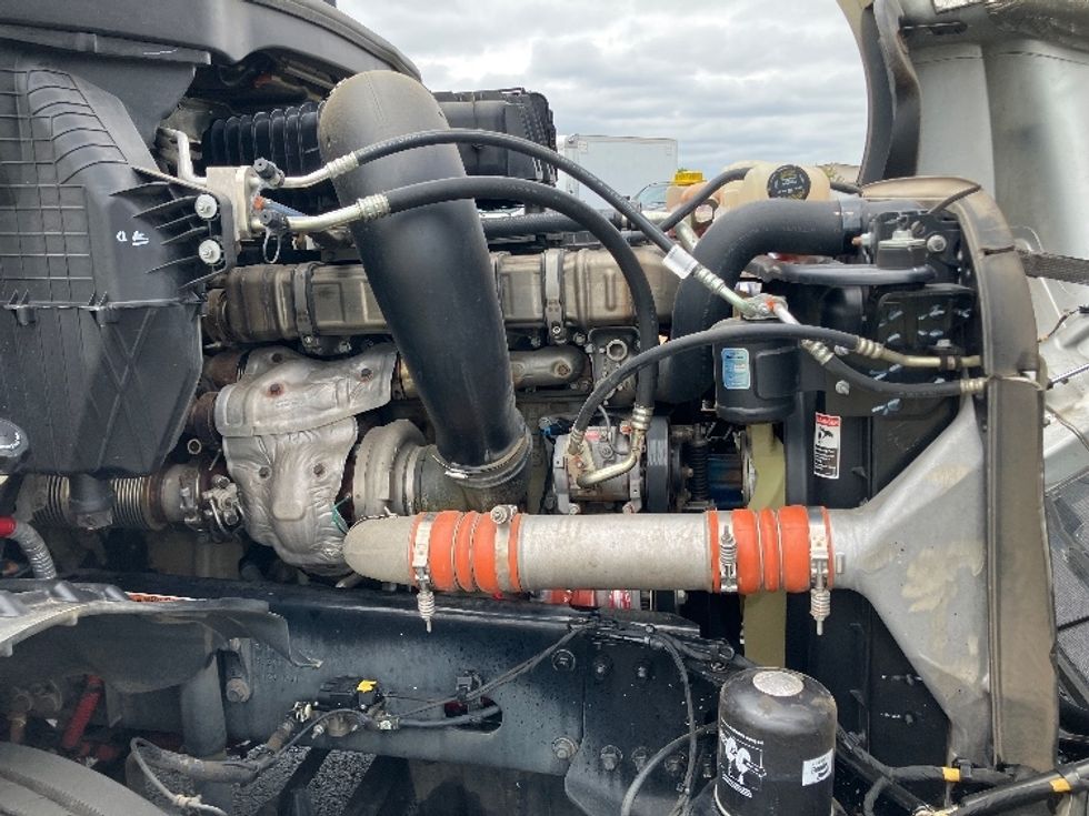 Day Cab Tractor-Heavy Duty Tractors-Freightliner-2019-T12664ST-Madison-AL-205,473\n\t\tmiles-$ 57,250 - Image 16