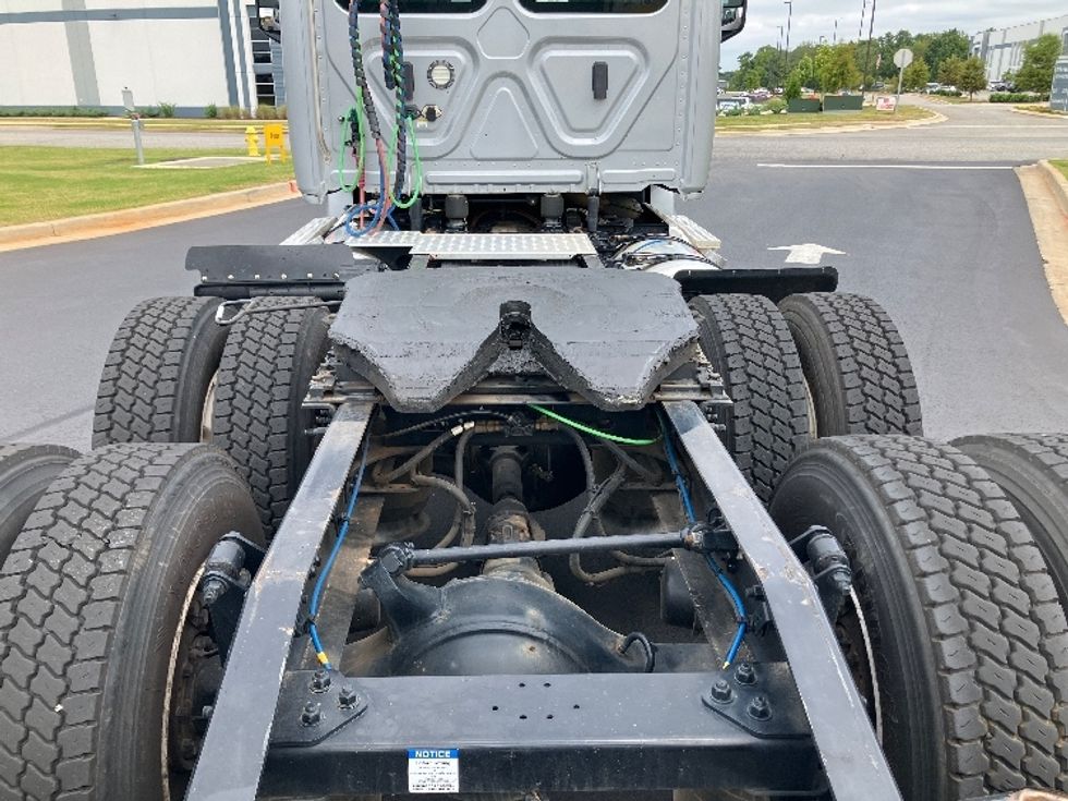 Day Cab Tractor-Heavy Duty Tractors-Freightliner-2019-T12664ST-Madison-AL-205,473\n\t\tmiles-$ 57,250 - Image 6