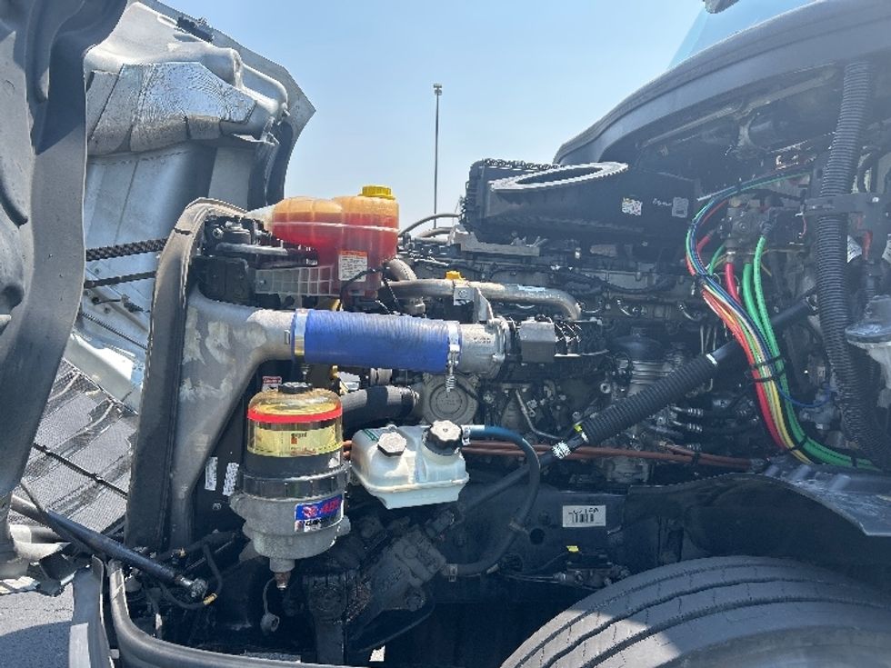 Day Cab Tractor-Heavy Duty Tractors-Freightliner-2019-T12664ST-Madison-AL-344,084\n\t\tmiles-$ 45,750 - Image 15