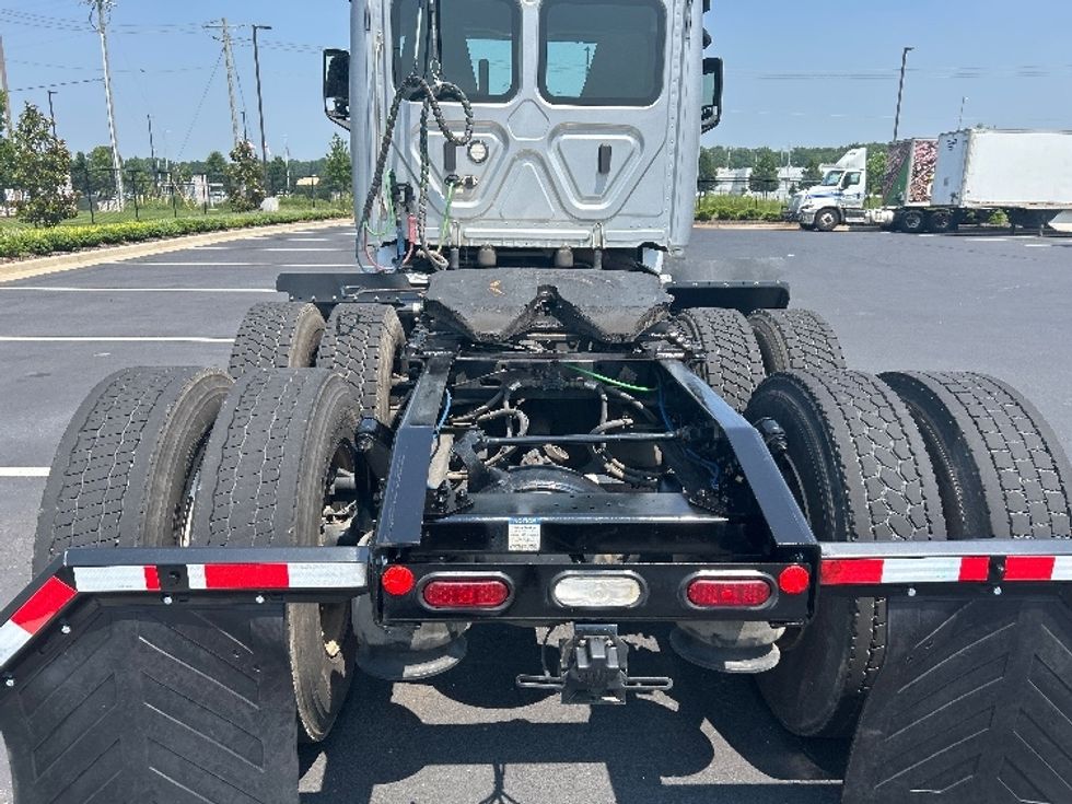 Day Cab Tractor-Heavy Duty Tractors-Freightliner-2019-T12664ST-Madison-AL-344,084\n\t\tmiles-$ 45,750 - Image 6
