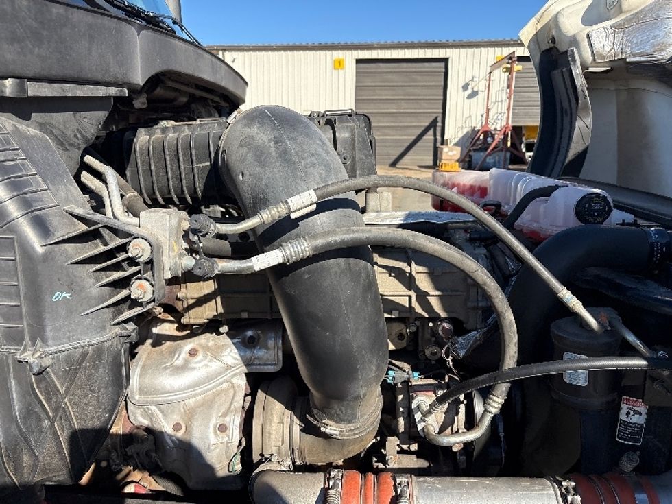 Day Cab Tractor-Heavy Duty Tractors-Freightliner-2019-T12664ST-Mebane-NC-248,732\n\t\tmiles-$ 54,000 - Image 15