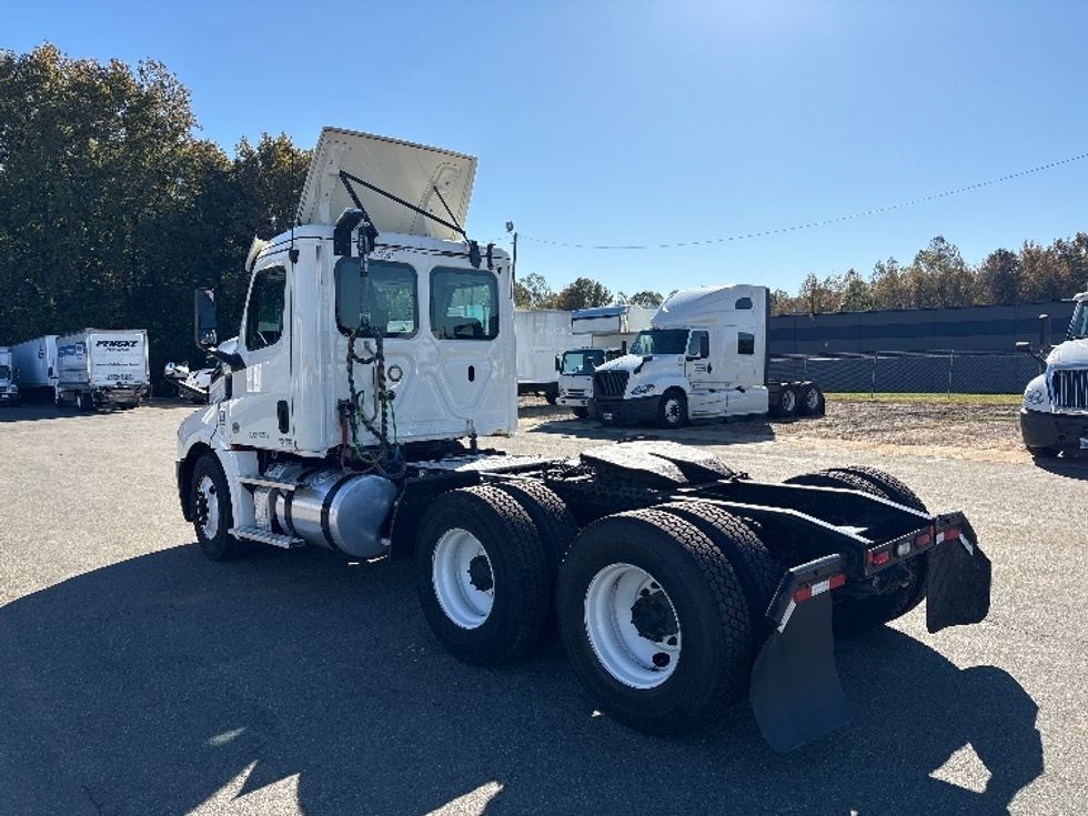 Day Cab Tractor-Heavy Duty Tractors-Freightliner-2019-T12664ST-Mebane-NC-248,732\n\t\tmiles-$ 54,000 - Image 5