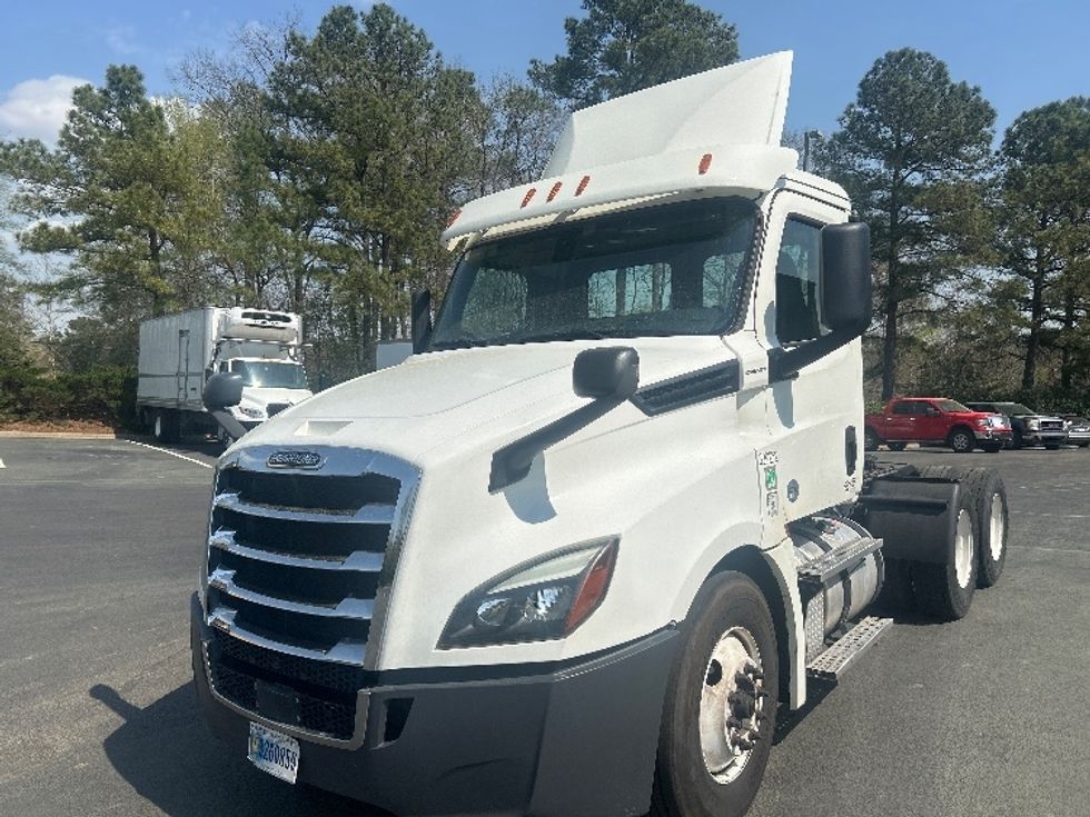Day Cab Tractor-Heavy Duty Tractors-Freightliner-2019-T12664ST-Mebane-NC-274,870\n\t\tmiles-$ 50,250 - Image 3