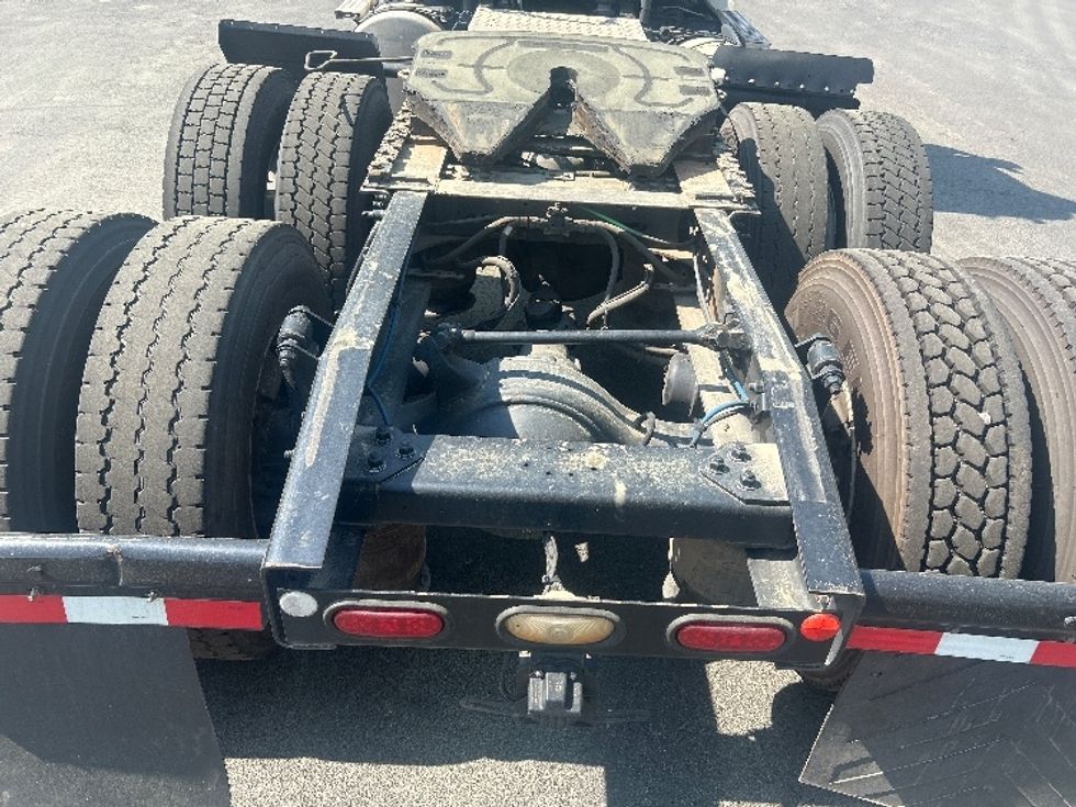 Day Cab Tractor-Heavy Duty Tractors-Freightliner-2019-T12664ST-Mebane-NC-274,870\n\t\tmiles-$ 50,250 - Image 6