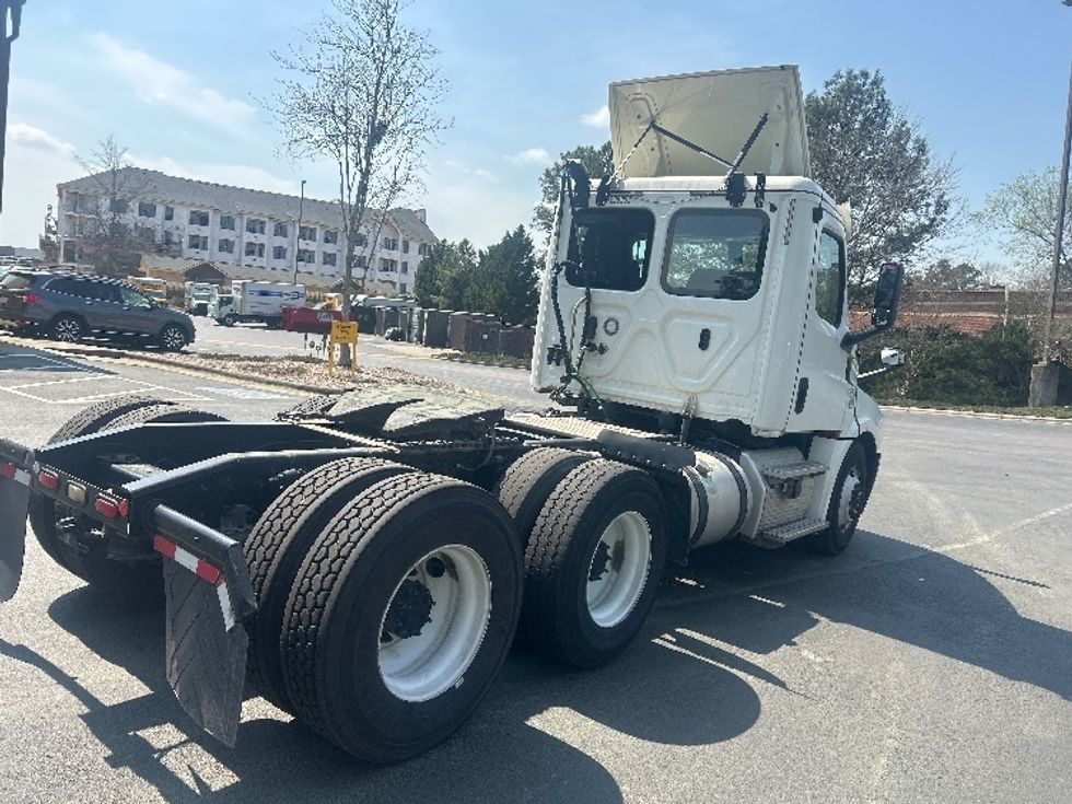 Day Cab Tractor-Heavy Duty Tractors-Freightliner-2019-T12664ST-Mebane-NC-274,870\n\t\tmiles-$ 50,250 - Image 7