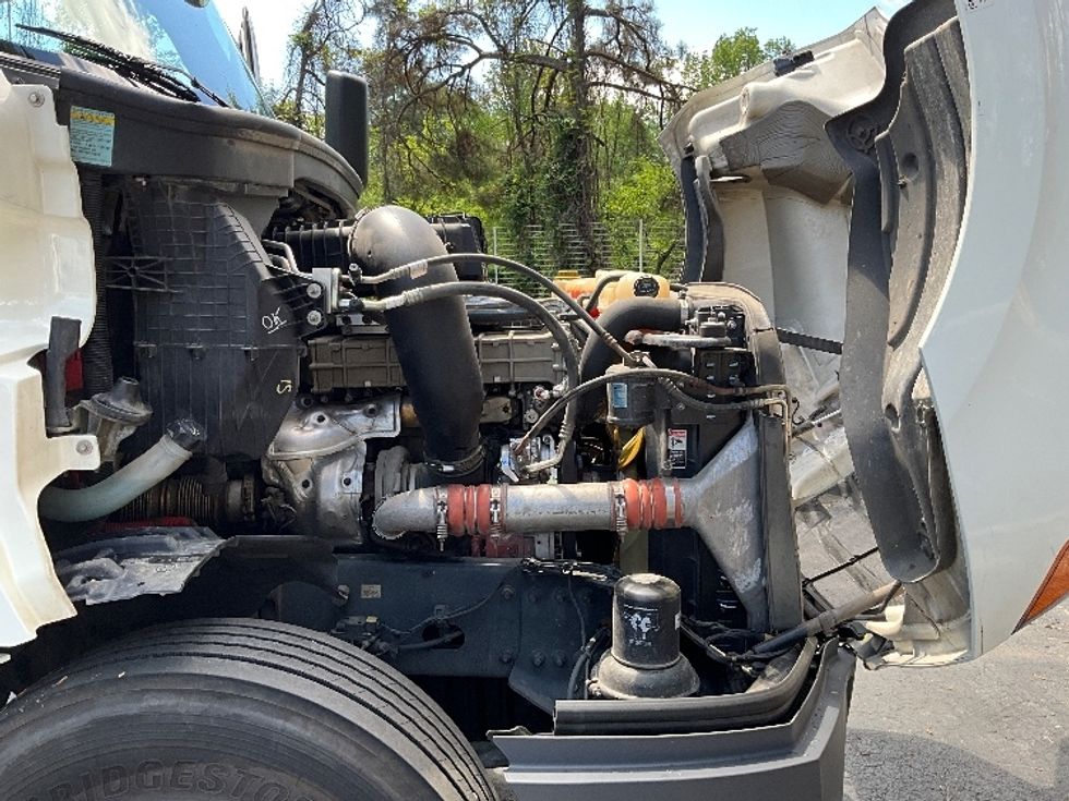 Day Cab Tractor-Heavy Duty Tractors-Freightliner-2019-T12664ST-Mebane-NC-490,943\n\t\tmiles-$ 43,000 - Image 15