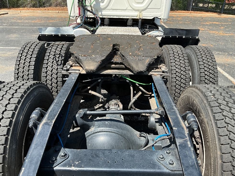 Day Cab Tractor-Heavy Duty Tractors-Freightliner-2019-T12664ST-Mebane-NC-490,943\n\t\tmiles-$ 43,000 - Image 6