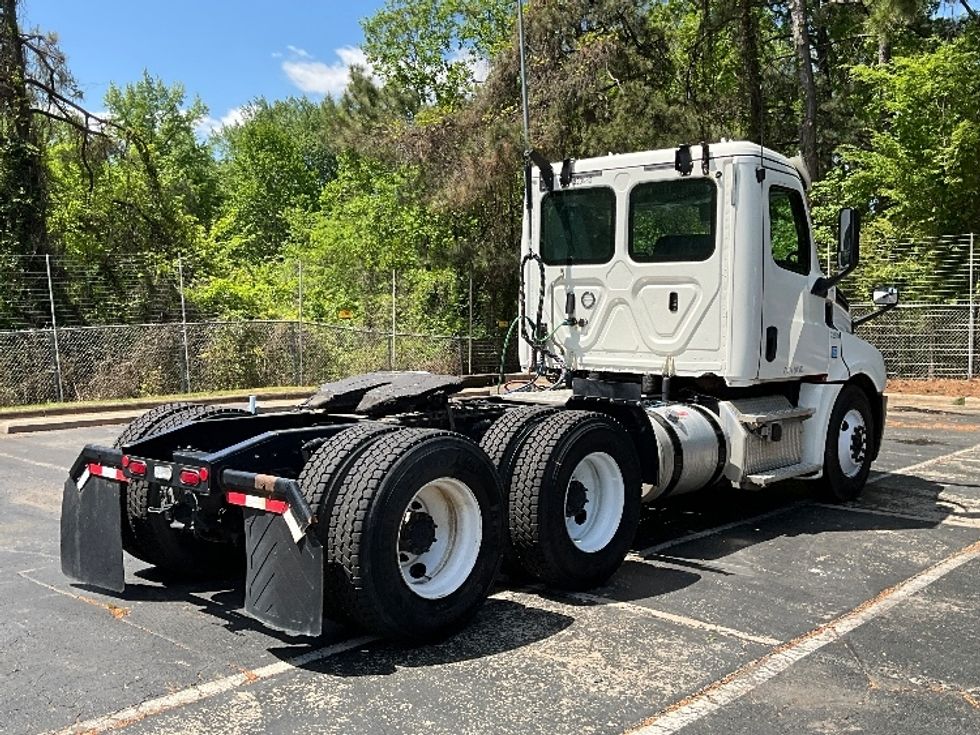 Day Cab Tractor-Heavy Duty Tractors-Freightliner-2019-T12664ST-Mebane-NC-490,943\n\t\tmiles-$ 43,000 - Image 7