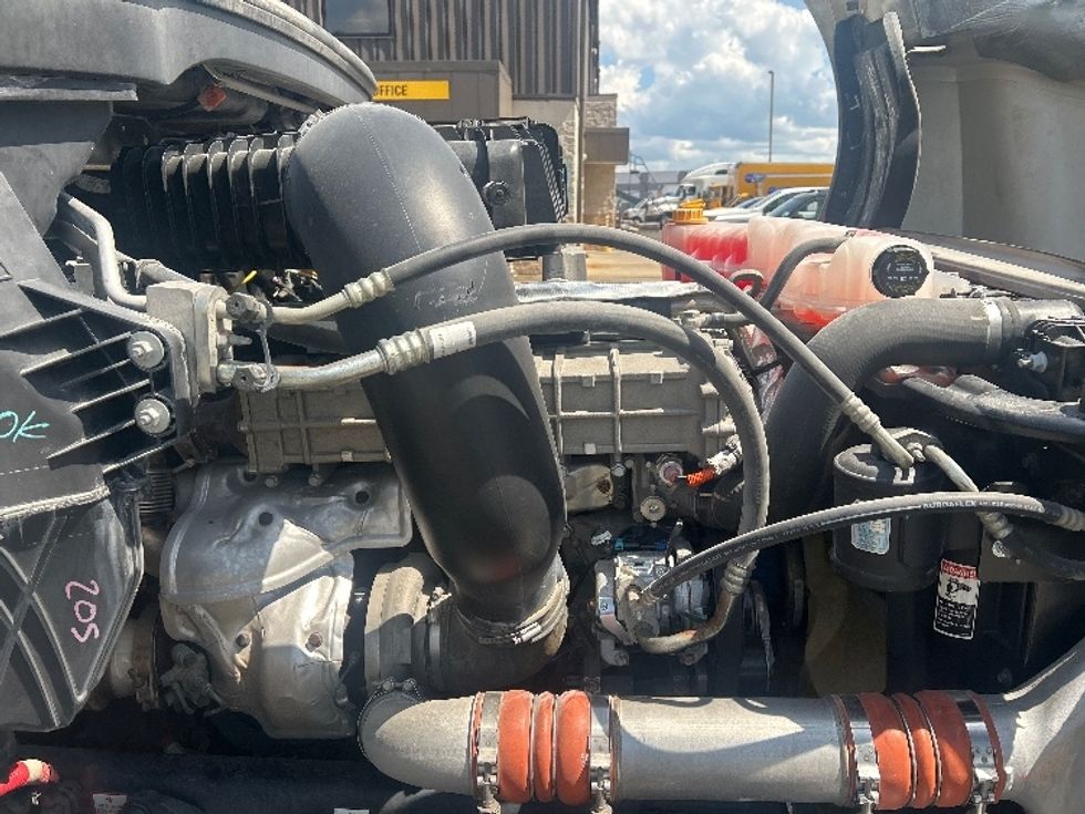 Day Cab Tractor-Heavy Duty Tractors-Freightliner-2019-T12664ST-Mebane-NC-504,623\n\t\tmiles-$ 41,750 - Image 15