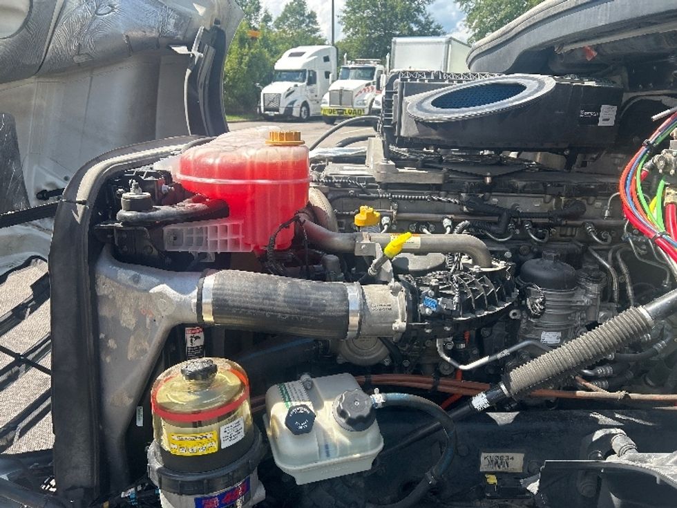 Day Cab Tractor-Heavy Duty Tractors-Freightliner-2019-T12664ST-Mebane-NC-504,623\n\t\tmiles-$ 41,750 - Image 16