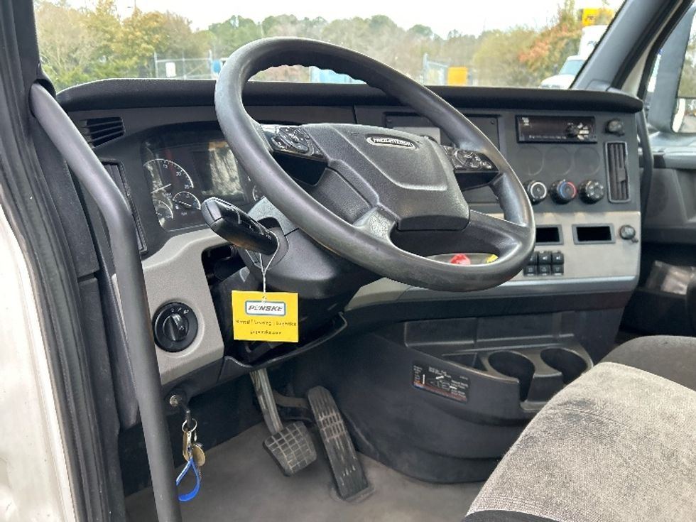 Day Cab Tractor-Heavy Duty Tractors-Freightliner-2019-T12664ST-Mebane-NC-627,308\n\t\tmiles-$ 28,750 - Image 10